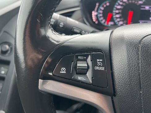 Used 2019 Chevrolet Trax LT w/ LT Convenience Package image 16