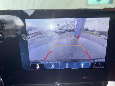 Used 2025 Chevrolet Corvette Stingray w/ Z51 Performance Package image 12