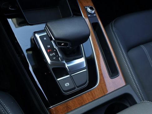 Used 2023 Audi Q5 2.0T Premium w/ Convenience Package image 26