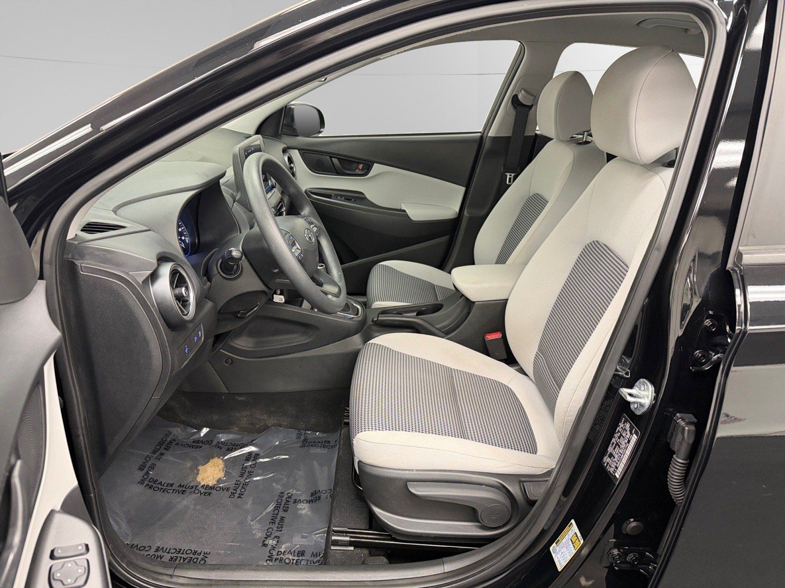 Used 2023 Hyundai Kona SE w/ Cargo Package AWD/4WD image 9
