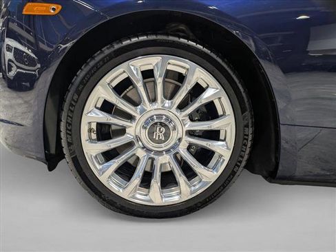 Used 2019 Rolls-Royce Dawn RWD image 23