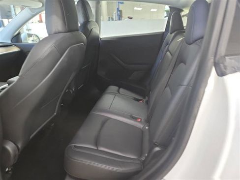 Used 2021 Tesla Model Y Long Range AWD/4WD image 8