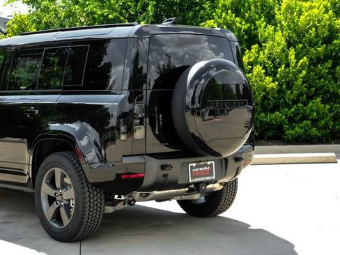 New 2026 Land Rover Defender 110 X-Dynamic SE AWD/4WD image 13