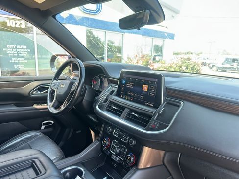 Used 2021 Chevrolet Tahoe High Country RWD image 12