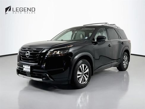Used 2023 Nissan Pathfinder SL w/ Black Appearance Package AWD/4WD image 1