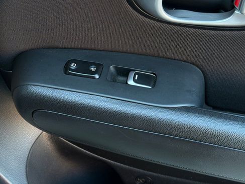 Used 2018 Kia Soul FWD image 21