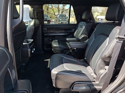 Used 2018 Ford Expedition Limited w/ Equipment Group 301A AWD/4WD image 10