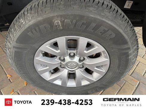 Used 2018 Toyota Tacoma SR5 image 13