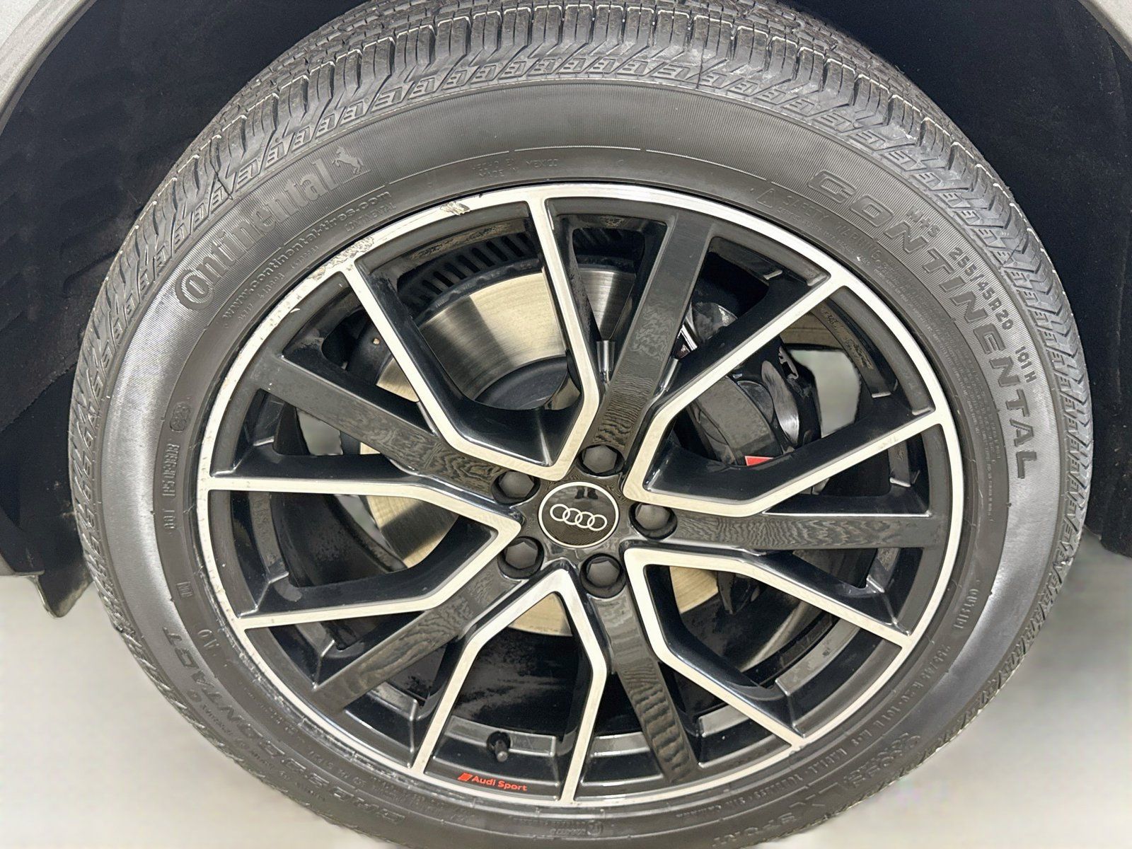 Certified 2023 Audi SQ5 Premium Plus w/ Premium Plus Package AWD/4WD image 29