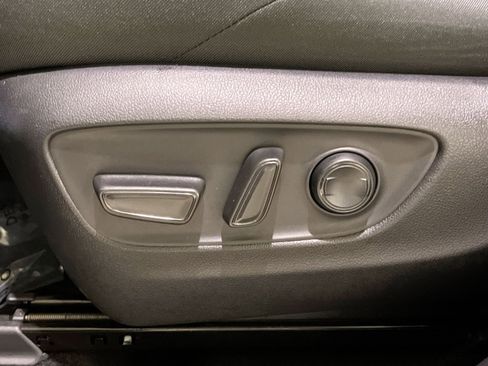 Used 2023 Toyota RAV4 SE w/ Weather & Moonroof Package image 23