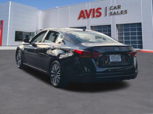 Used 2025 Nissan Altima 2.5 SV FWD image 9