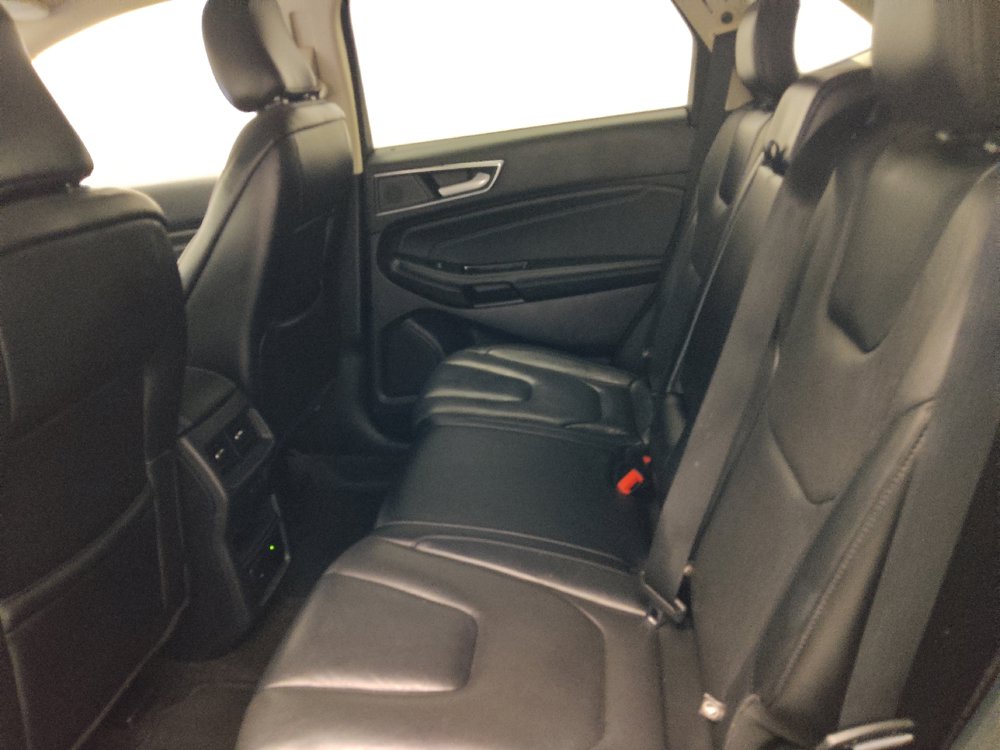 Used 2020 Ford Edge Titanium w/ Equipment Group 301A FWD image 18