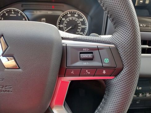New 2026 Mitsubishi Outlander SE AWD/4WD image 29