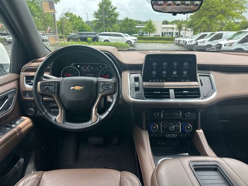 Used 2021 Chevrolet Suburban High Country w/ Premium Package AWD/4WD image 24