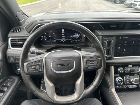 Used 2024 GMC Yukon XL Denali AWD/4WD image 25