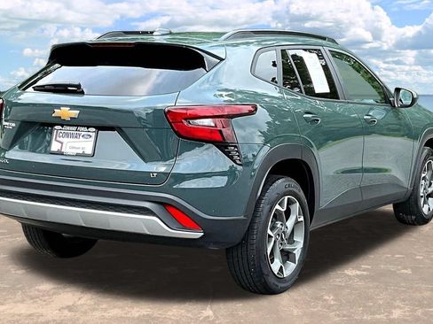 Used 2025 Chevrolet Trax LT FWD image 8