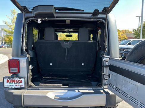 Certified 2018 Jeep Wrangler Sahara w/ Dual Top Group image 24
