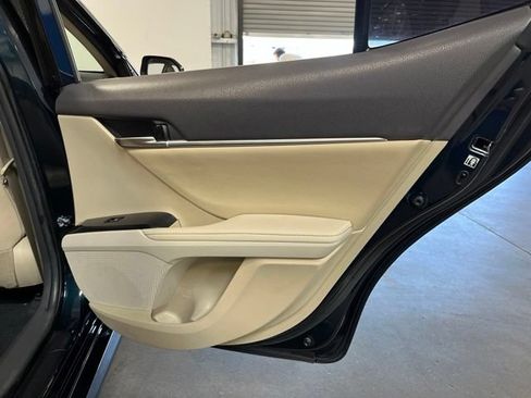Used 2019 Toyota Camry XLE w/ Driver Assist Package FWD image 14