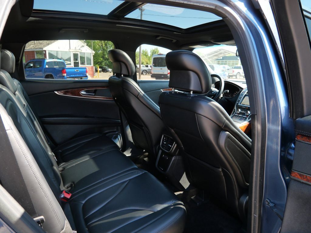 Used 2018 Lincoln MKX Select w/ Select Plus Package AWD/4WD image 13