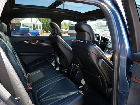 Used 2018 Lincoln MKX Select w/ Select Plus Package AWD/4WD image 13
