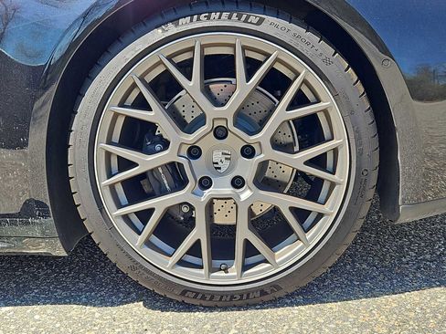 Certified 2025 Porsche 911 Carrera RWD image 8