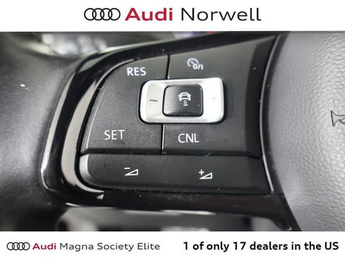 Used 2017 Volkswagen Golf 4-Door AWD/4WD image 24