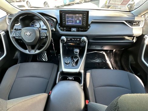 Used 2019 Toyota RAV4 LE w/ Carpet Mat Package AWD/4WD image 15