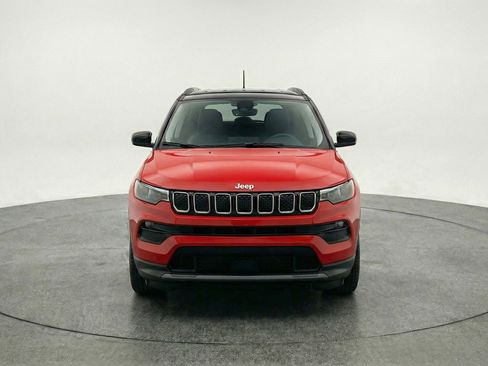 Used 2025 Jeep Compass Limited image 2