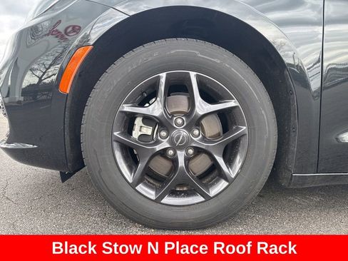 Used 2021 Chrysler Pacifica Touring-L w/ Uconnect Theater Family Group image 46