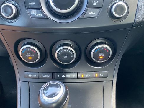 Used 2013 MAZDA MAZDA3 i Touring FWD image 27
