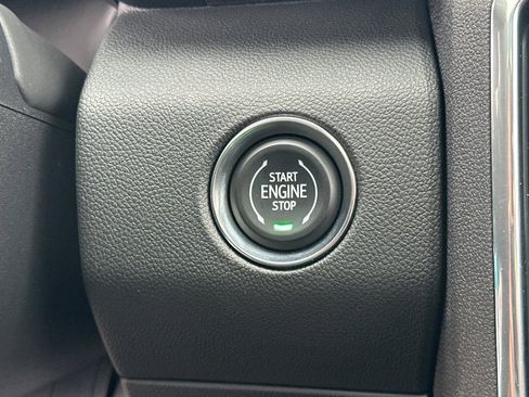 New 2026 GMC Acadia Denali w/ Super Cruise Package image 27