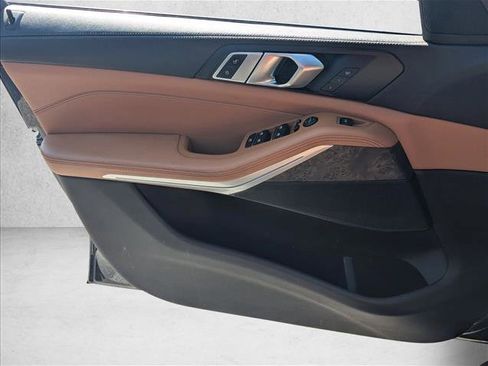 Used 2022 BMW X5 sDrive40i w/ M Sport Package image 10