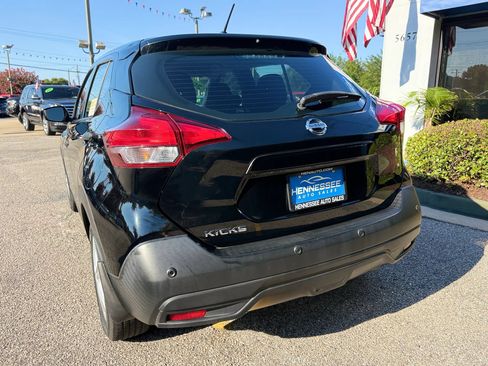 Used 2020 Nissan Kicks S FWD image 19