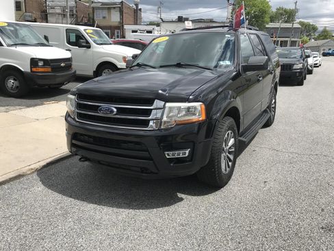 Used 2017 Ford Expedition XLT AWD/4WD image 3