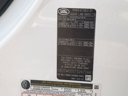 Certified 2025 Land Rover Defender 110 V8 AWD/4WD image 37
