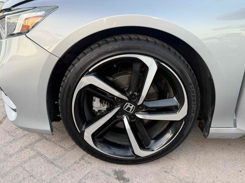 Used 2018 Honda Accord Sport image 11