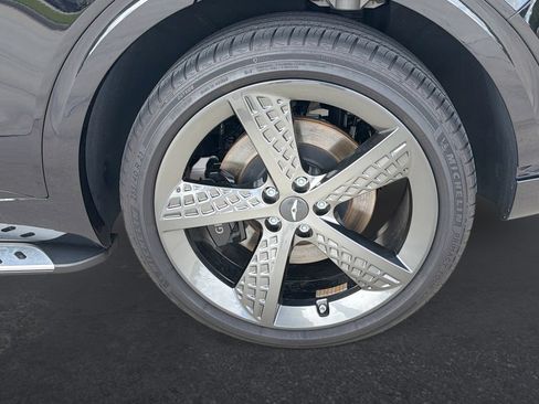 Used 2025 Genesis GV70 2.5T w/ Sport Prestige Package AWD/4WD image 31