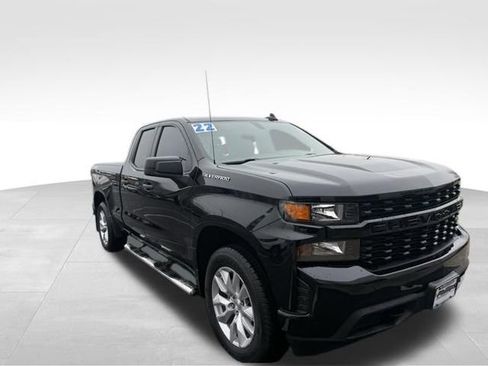 Used 2022 Chevrolet Silverado 1500 Custom image 3