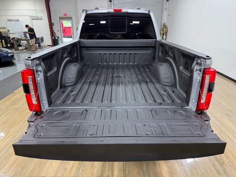 Used 2023 Ford F250 Lariat w/ Sport Appearance Package AWD/4WD image 8