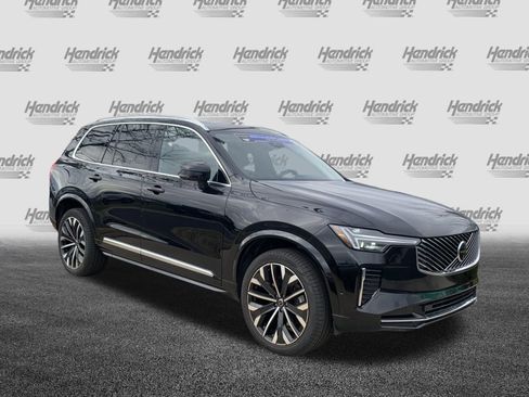 Used 2025 Volvo XC90 B6 Plus image 2