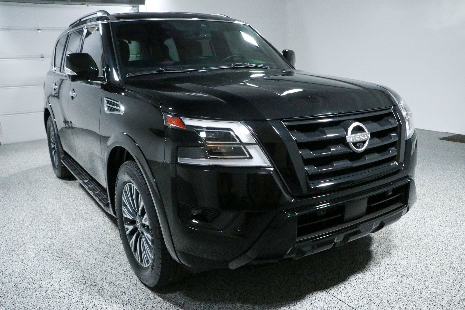Used 2023 Nissan Armada SL w/ Midnight Edition Package AWD/4WD image 5