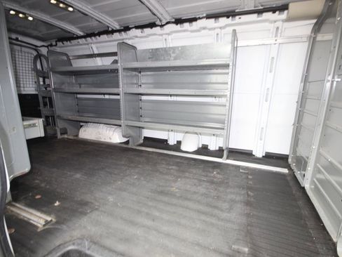 Used 2021 Chevrolet Express 3500 Extended w/ Driver Convenience Package RWD image 10