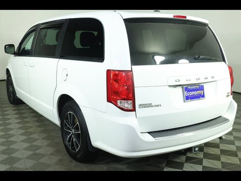 Used 2019 Dodge Grand Caravan GT image 6