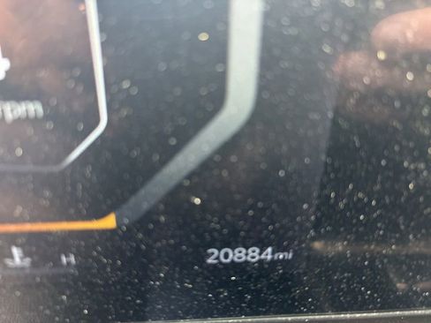 Used 2025 Kia Carnival SX Prestige FWD image 3