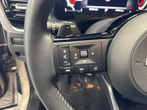 Certified 2023 Nissan Rogue Platinum image 9