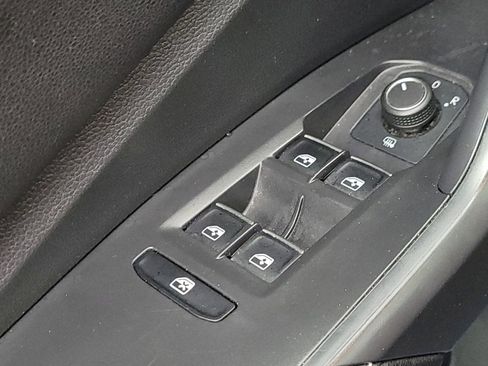 Used 2024 Volkswagen Jetta SE FWD image 27