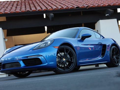 Used 2017 Porsche 718 Cayman image 3