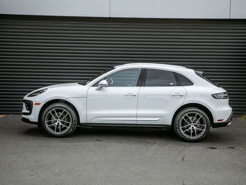 Certified 2026 Porsche Macan image 2