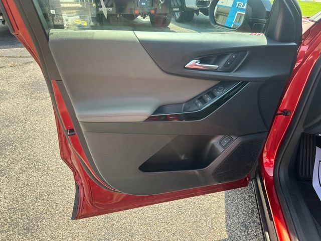 New 2027 Chevrolet Equinox LT w/ Convenience Package II FWD image 11