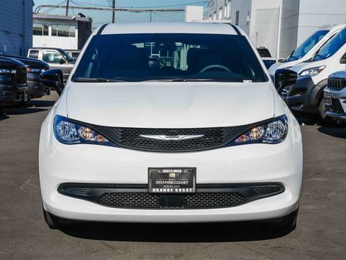 New 2026 Chrysler Voyager LX image 2